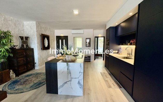 Resale - Apartment - Benahavís - La Quinta