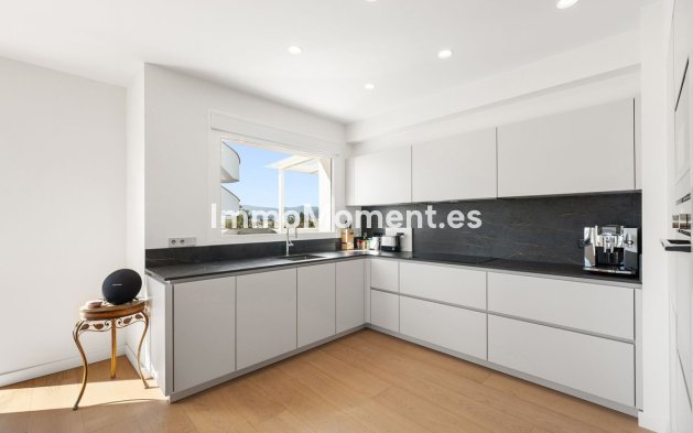 Wiederverkauf - Wohnung - Marbella - Nueva Andalucía