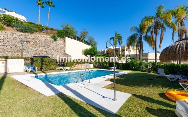 Resale - Apartment - Benahavís - La Quinta