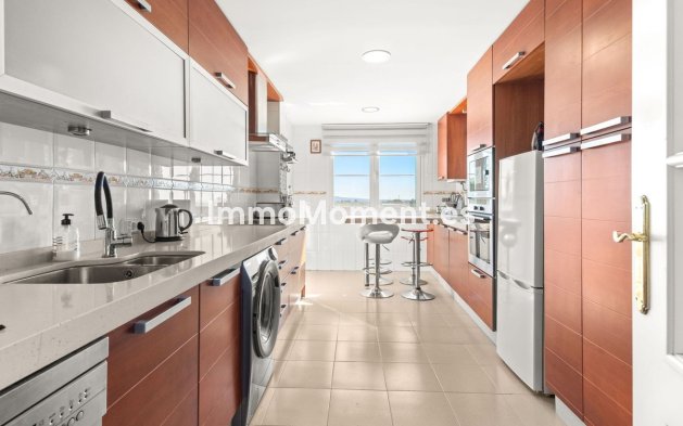 Wiederverkauf - Wohnung - Estepona  - Atalaya