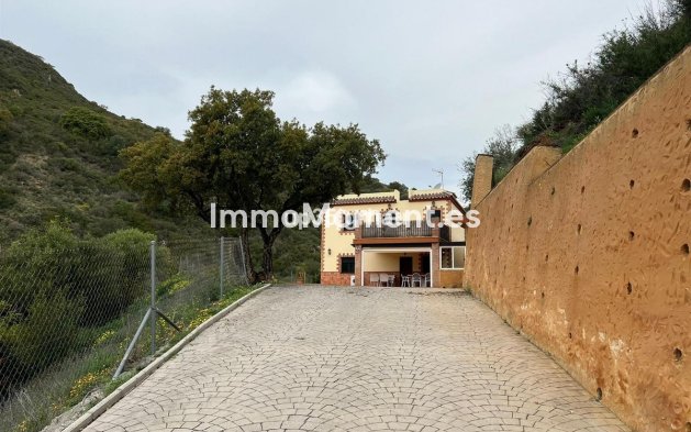 Bestaande woning - Villa - Estepona  - Estepona Centro