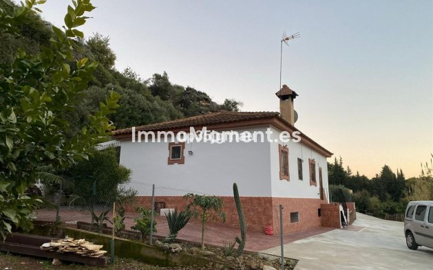 Bestaande woning - Villa - Estepona  - Estepona Centro