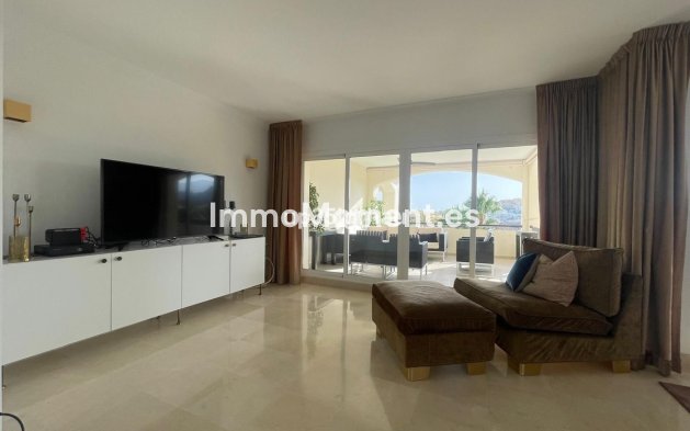 Resale - Apartment - Estepona - Selwo