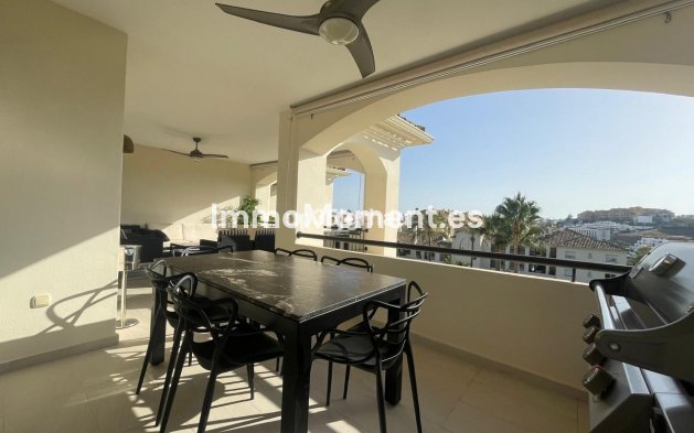Resale - Apartment - Estepona - Selwo