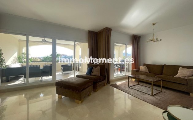 Resale - Apartment - Estepona - Selwo