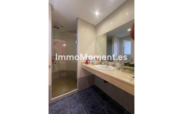 Resale - Apartment - Estepona - Selwo