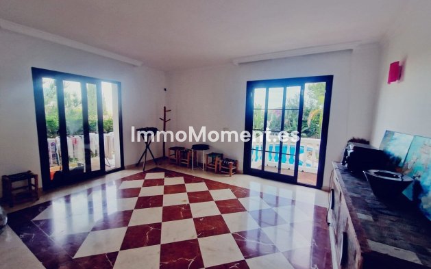 Reventa - Villa independiente - Estepona  - New Golden Mile