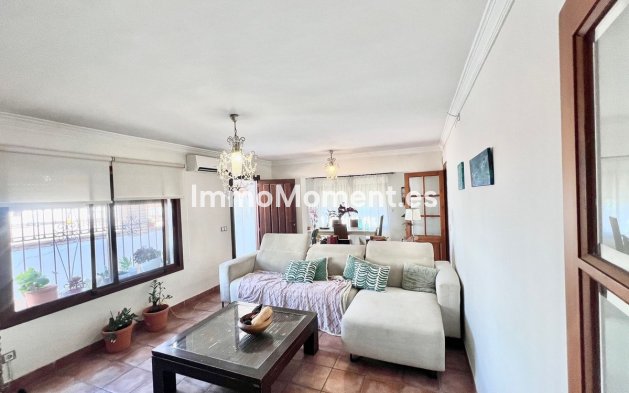 Resale - Villa - Marbella - Nueva Andalucía