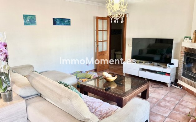 Resale - Villa - Marbella - Nueva Andalucía