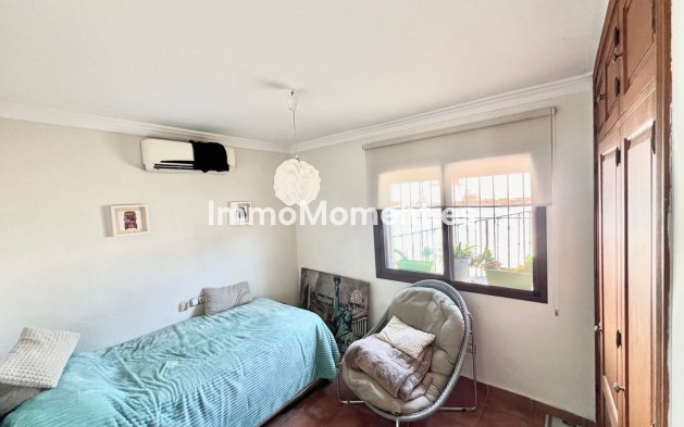 Resale - Villa - Marbella - Nueva Andalucía