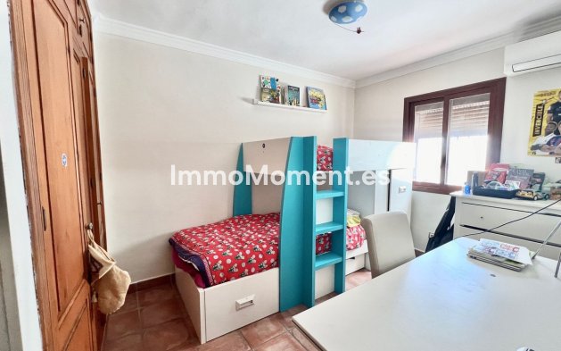 Resale - Villa - Marbella - Nueva Andalucía