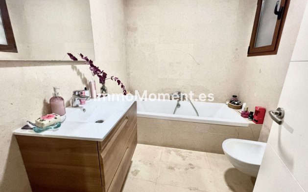 Resale - Villa - Marbella - Nueva Andalucía