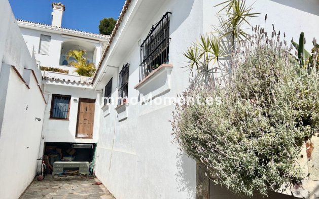 Resale - Villa - Marbella - Nueva Andalucía
