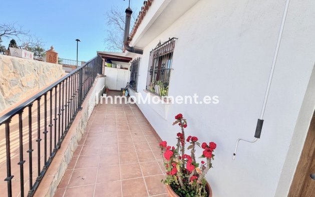 Resale - Villa - Marbella - Nueva Andalucía