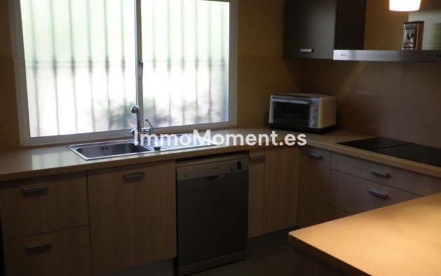 Revente - Maison mitoyenne - Estepona  - Estepona Centro