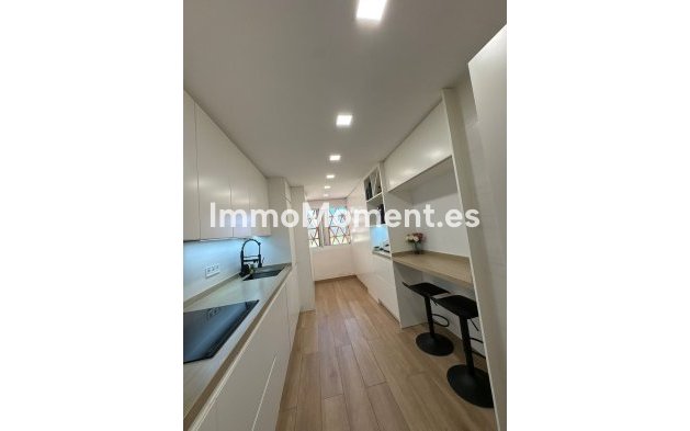 Revente - Appartement - Estepona  - Estepona Centro