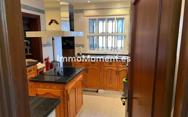 Wiederverkauf - Villa - Marbella - Nueva Andalucía