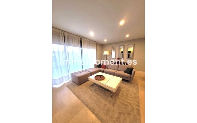 Wiederverkauf - Wohnung - Estepona  - Selwo