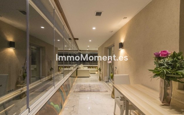 Resale - Apartment - Marbella - Puerto Banús