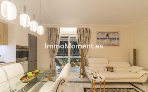 Resale - Apartment - Marbella - Puerto Banús