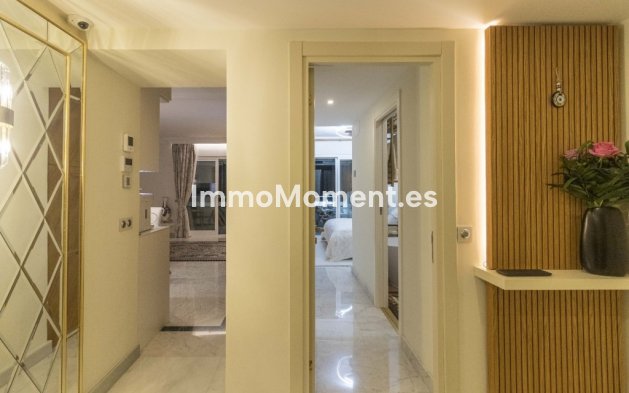 Resale - Apartment - Marbella - Puerto Banús