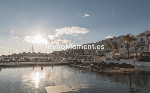 Resale - Apartment - Marbella - Puerto Banús