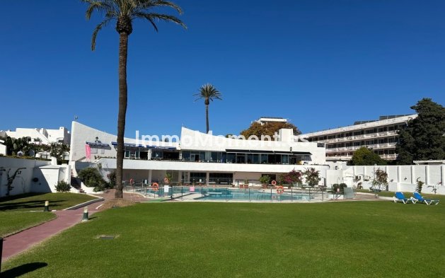 Revente - Maison mitoyenne - Estepona  - Estepona Centro