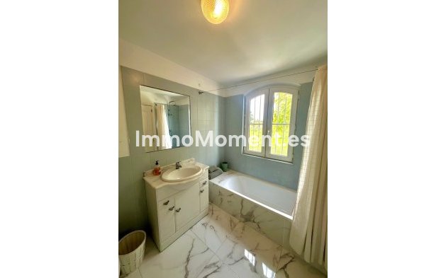 Wiederverkauf - Villa - Marbella - Guadalmina Alta