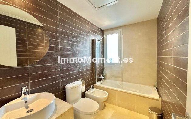 Wiederverkauf - Wohnung - Estepona  - Estepona Centro