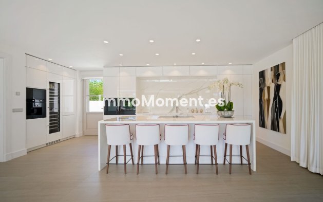 Wiederverkauf - Villa - Marbella - Nueva Andalucía