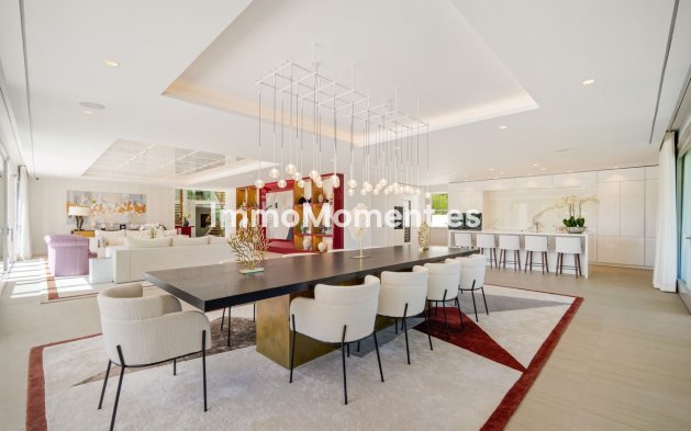 Wiederverkauf - Villa - Marbella - Nueva Andalucía