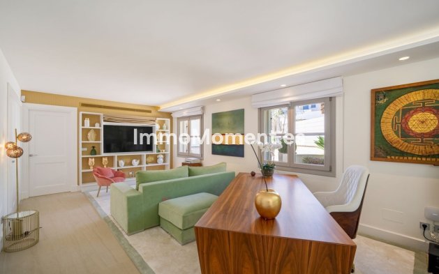 Wiederverkauf - Villa - Marbella - Nueva Andalucía