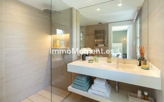 Wiederverkauf - Villa - Marbella - Nueva Andalucía