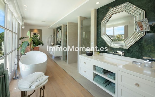 Wiederverkauf - Villa - Marbella - Nueva Andalucía