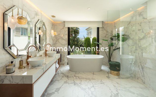 Wiederverkauf - Villa - Marbella - Nueva Andalucía