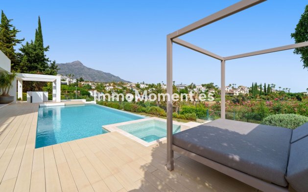 Wiederverkauf - Villa - Marbella - Nueva Andalucía