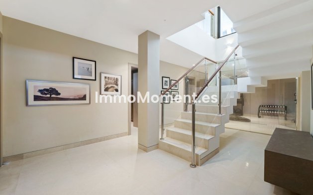 Wiederverkauf - Villa - Marbella - Nueva Andalucía