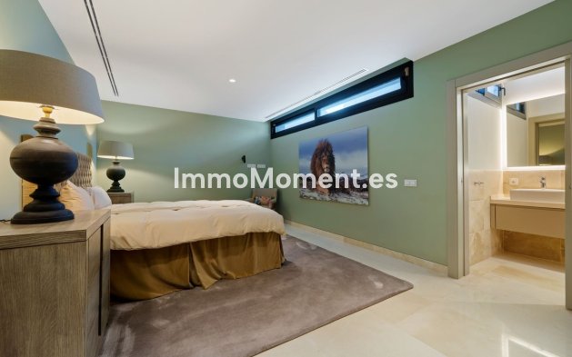 Wiederverkauf - Villa - Marbella - Nueva Andalucía