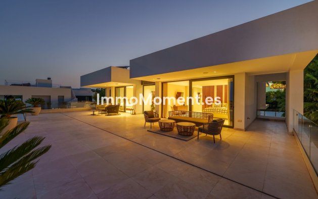 Wiederverkauf - Villa - Marbella - Nueva Andalucía