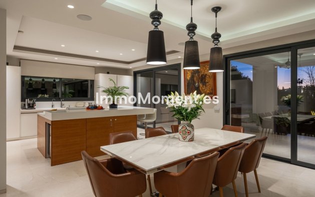 Wiederverkauf - Villa - Marbella - Nueva Andalucía