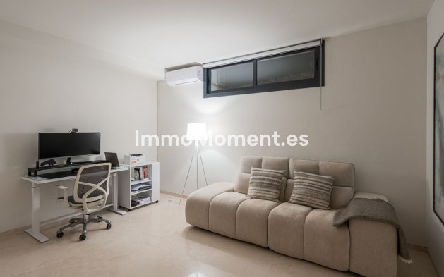 Wiederverkauf - Villa - Marbella - Nueva Andalucía