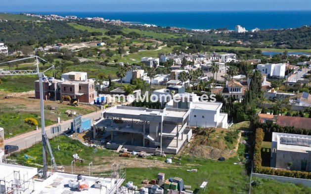 Resale - Villa - Estepona - Valle Romano