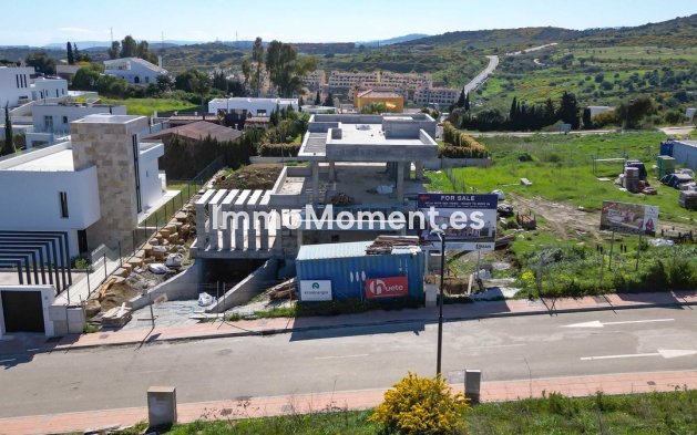 Resale - Villa - Estepona - Valle Romano