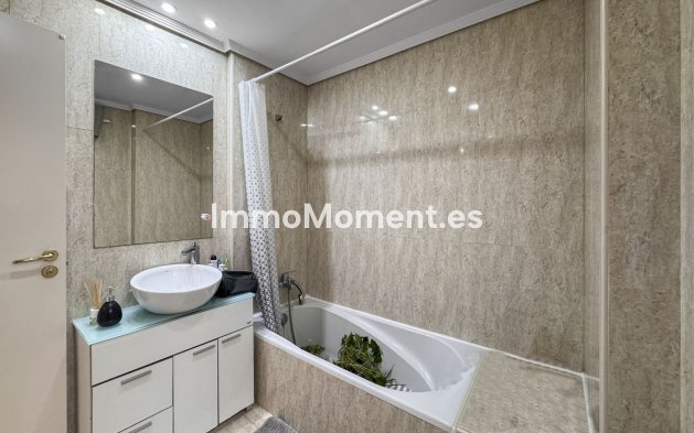 Wiederverkauf - Wohnung - Málaga - Huelin