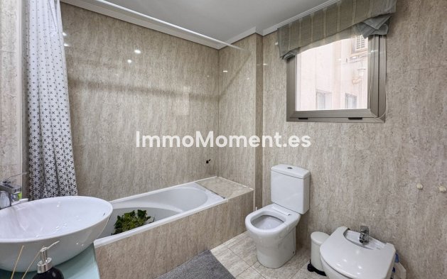 Wiederverkauf - Wohnung - Málaga - Huelin