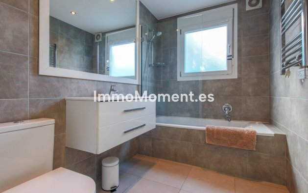 Resale - Villa - Estepona - New Golden Mile