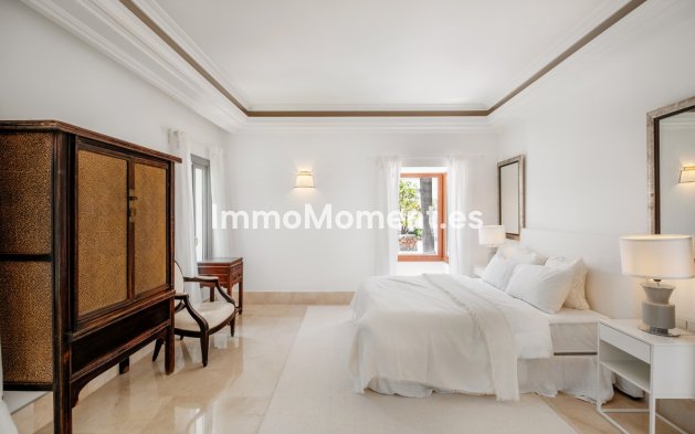 Reventa - Villa - Marbella - Aloha