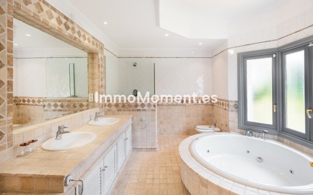 Reventa - Villa - Marbella - Aloha