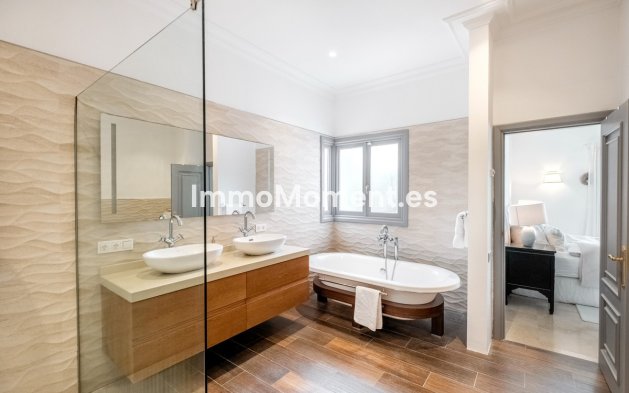 Reventa - Villa - Marbella - Aloha