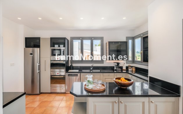 Reventa - Villa - Marbella - Aloha